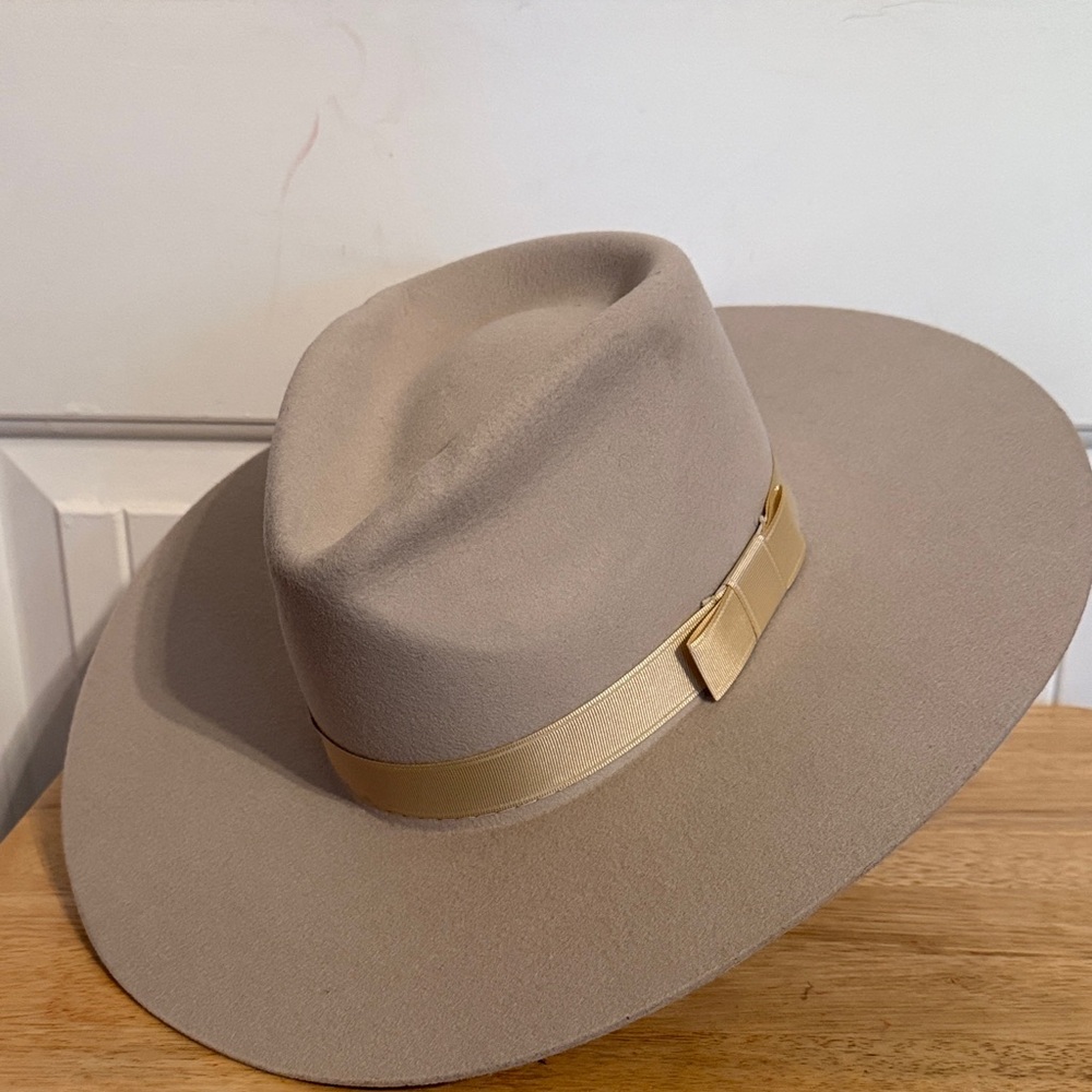 Men's Taupe Felt Fedora with Gold Ribbon Band